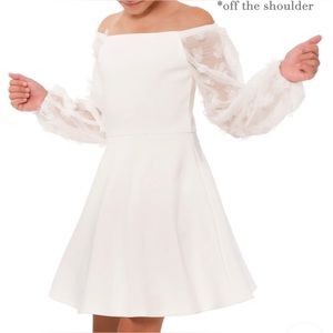White dress off the shoulders size 14